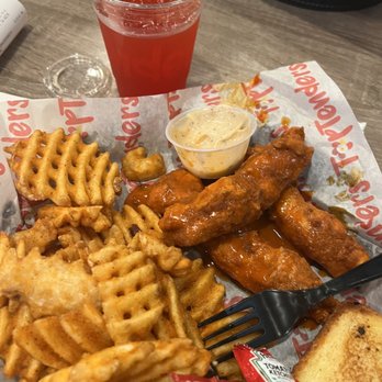 Top Tenders & Wings - Blazin Buffalo chicken 4 Tenders Combo - Chicken Wings Near Me - Redondo Beach, California