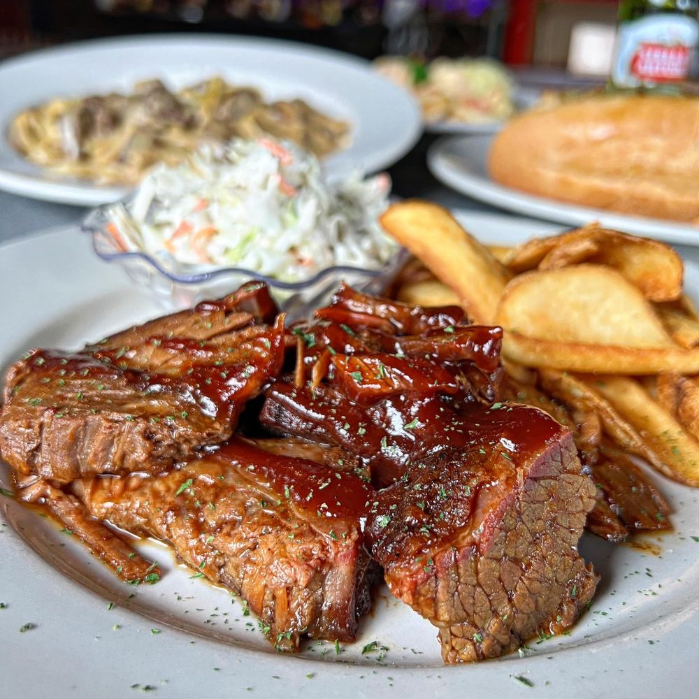 SIDE TRACKS BAR & GRILL CLOSED Updated June 2024 47 Photos & 46