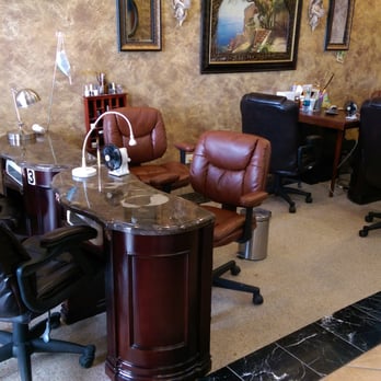 Ziza Nail Spa - Clean, attractive nail stations. - Nail Salons Near Me - Sugar Grove, Illinois