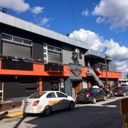 Cesar's Wings - From the outside