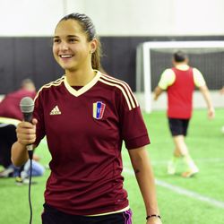Goal Station Futbox - #AquilitoPickUpGames Deyna Castellanos