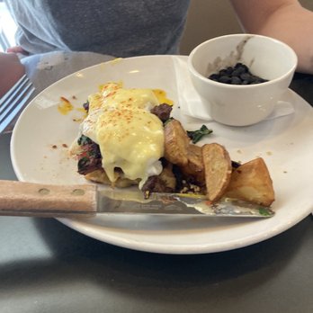 Ripe Eatery - Cheesy Hash and Steak Benedict - Breakfast & Brunch Near Me - El Paso, Texas Ripe Eatery - Cheesy Hash and Steak Benedict - Breakfast & Brunch Near Me - El Paso, Texas