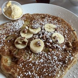 Oat cake with bananas and pecans. Oat cake with bananas and pecans.