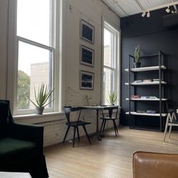ONYX + ALABASTER - Books for browsing while enjoying the peaceful upstairs lounge. Good WiFi too