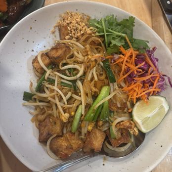 Ari's Thai Eatery - Pad Thai - Thai Near Me - Azusa, California