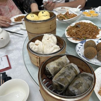 Sun Sui Wah Seafood Restaurant - Custard Bun, Pork Bun, Sticky Rice Minced Pork - Seafood Near Me - Vancouver, British Columbia