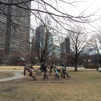Navy Pier - coldness but not that crowded which is good - Landmarks & Historical Buildings Near Me - Chicago, Illinois