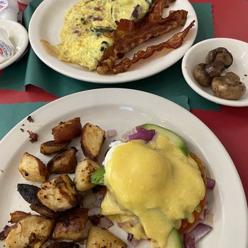 Persy's Place - Omelette: spinach and Swiss California Benedict - Breakfast & Brunch Near Me - Falmouth, Massachusetts Persy's Place - Omelette: spinach and Swiss California Benedict - Breakfast & Brunch Near Me - Falmouth, Massachusetts