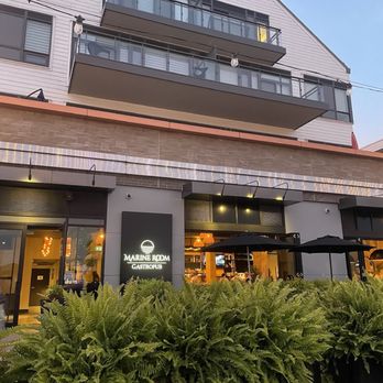 Dirty Oar Public House - Restaurant exterior - Pubs Near Me - Innisfil, Ontario