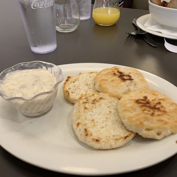 Eggs Up Grill - Gravy and biscuits - Breakfast & Brunch Near Me - Richmond, Virginia