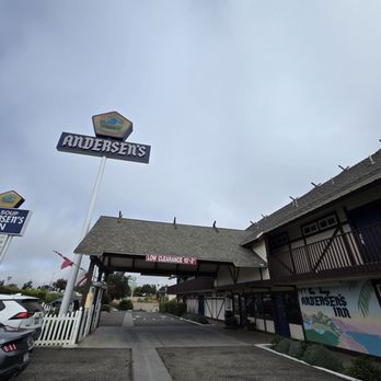 Pea Soup Andersen's Inn - Front - Hotels Near Me - Buellton, California