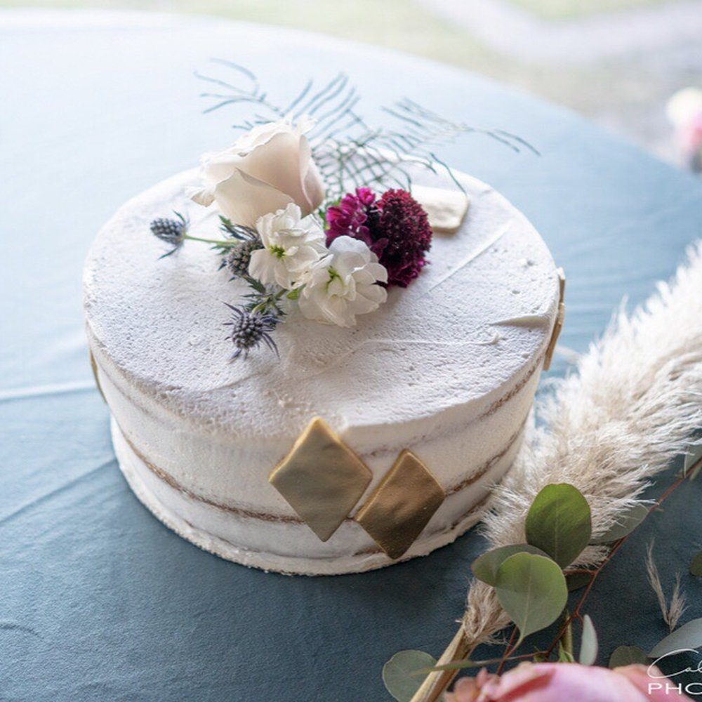 Savannah RumRunners Bakery & Cafe - a wedding cake - Bakeries Near Me - Savannah, Georgia Savannah RumRunners Bakery & Cafe - a wedding cake - Bakeries Near Me - Savannah, Georgia