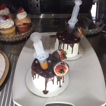 Z's Shakes & Cakes - Amazing cake - Desserts Near Me - Gary, Indiana Z's Shakes & Cakes - Amazing cake - Desserts Near Me - Gary, Indiana