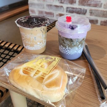 Coffeeholic House - Custard pastry, vietnamese and purple haze latte - Coffee & Tea Near Me - Seattle, Washington