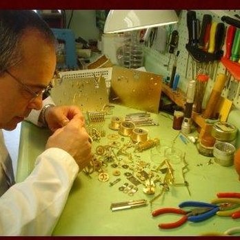 Heritage Clock Shop - Watches Near Me - Brockville, Ontario