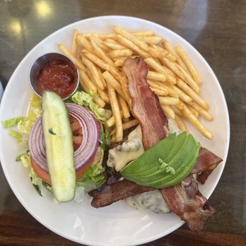 Fargo's Steak House - California Burger with Shoe String Fries - Steakhouses Near Me - Payson, Arizona