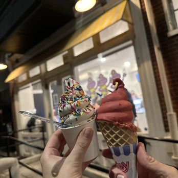 1-900-Ice Cream - Soft serve - twist with sprinkles and vanilla with strawberry shell - Ice Cream & Frozen Yogurt Near Me - Philadelphia, Pennsylvania
