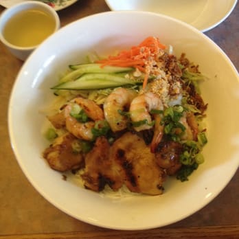 Pho Japolo - Grilled chicken and shrimp with veggies over vermicelli. Tender, juicy chicken. Yum! - Vietnamese Near Me - North Vancouver, British Columbia