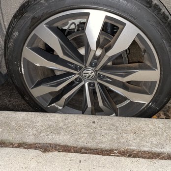 Chicago Wheel Express - Scraped against curb, deep curb rash. - Wheel & Rim Repair Near Me - Chicago, Illinois