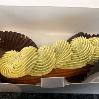 Kasama - Matcha Pandan Eclaire - Filipino Near Me - Chicago, Illinois