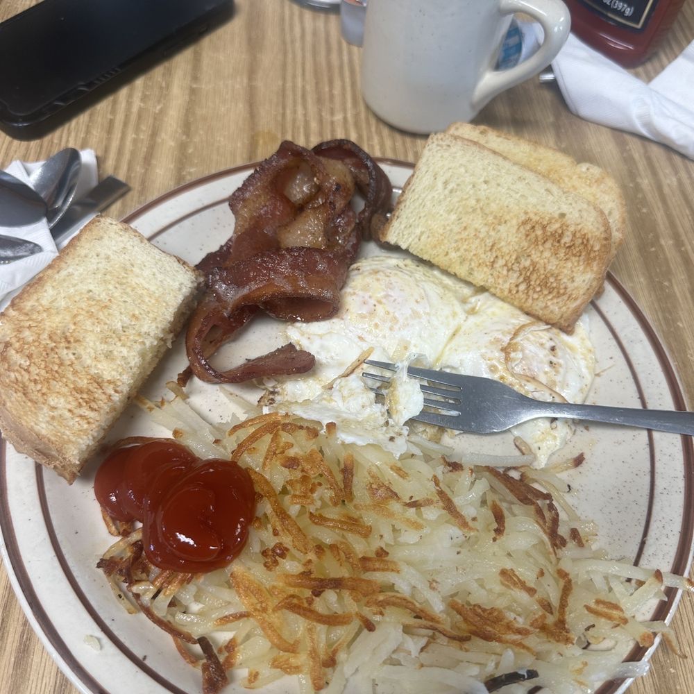 Northwoods Cafe - 3 eggs, hash browns, bacon & toast - Cafes Near Me - Alexandria, Minnesota Northwoods Cafe - 3 eggs, hash browns, bacon & toast - Cafes Near Me - Alexandria, Minnesota