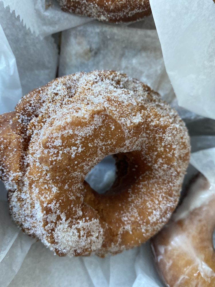 JEN’S DELIGHTFUL SWEETS Updated August 2024 446 Main St, Sanford