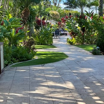 The Mauian - Walkway - Hotels Near Me - Lahaina, Hawaii The Mauian - Walkway - Hotels Near Me - Lahaina, Hawaii