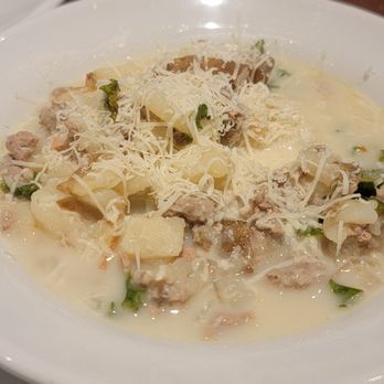 Olive Garden Italian Restaurant - zuppa toscana - Italian Near Me - Morrow, Georgia