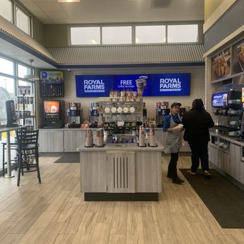 Royal Farms - customers at the counter - Convenience Stores Near Me - Bowie, Maryland Royal Farms - customers at the counter - Convenience Stores Near Me - Bowie, Maryland
