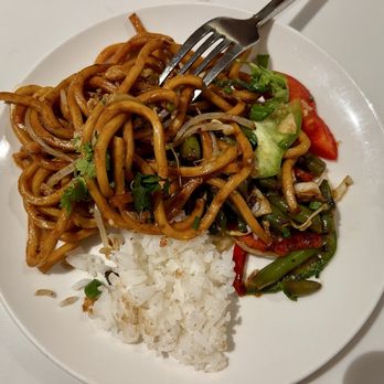 American Express Lounge - Stir fried noodles with green beans - Airport Lounges Near Me - Mascot, NSW American Express Lounge - Stir fried noodles with green beans - Airport Lounges Near Me - Mascot, NSW