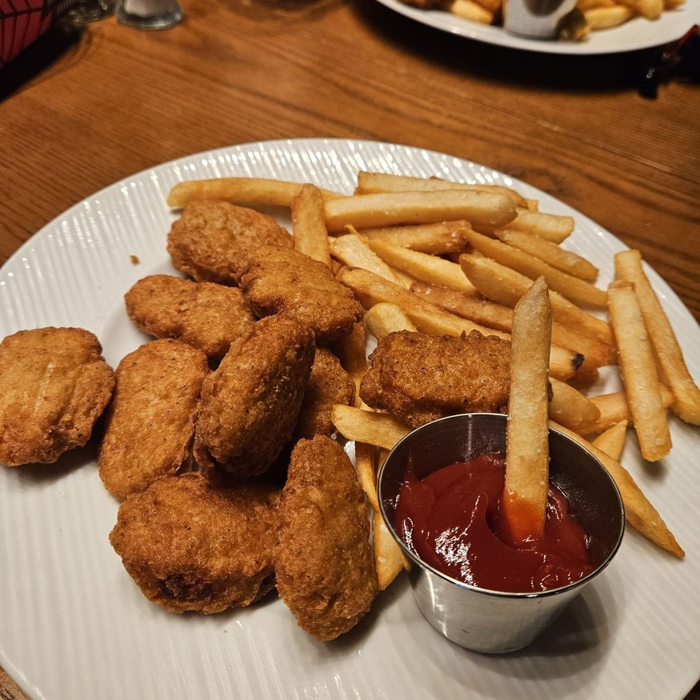 Sun Bar & Grill - Kids' chicken nuggets - Bars Near Me - Milford, New Hampshire Sun Bar & Grill - Kids' chicken nuggets - Bars Near Me - Milford, New Hampshire