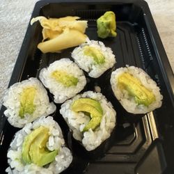 Setsuko Pastry - Avocado sushi