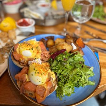 Lefkes - Salmon Benedict - Mediterranean Near Me - Englewood Cliffs, New Jersey Lefkes - Salmon Benedict - Mediterranean Near Me - Englewood Cliffs, New Jersey