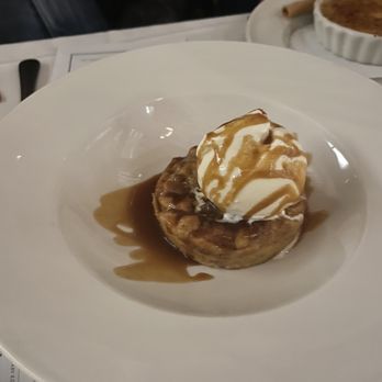 Old Ebbitt Grill - Salted Caramel Bread Pudding - Bars Near Me - Washington, DC, District of Columbia
