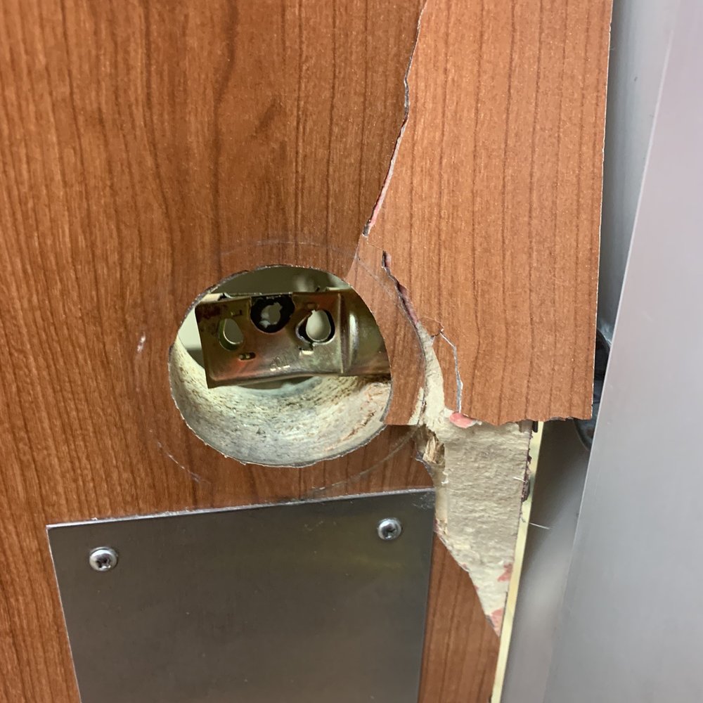 Wendy's - Women's bathroom - Burgers Near Me - Miami Gardens, Florida