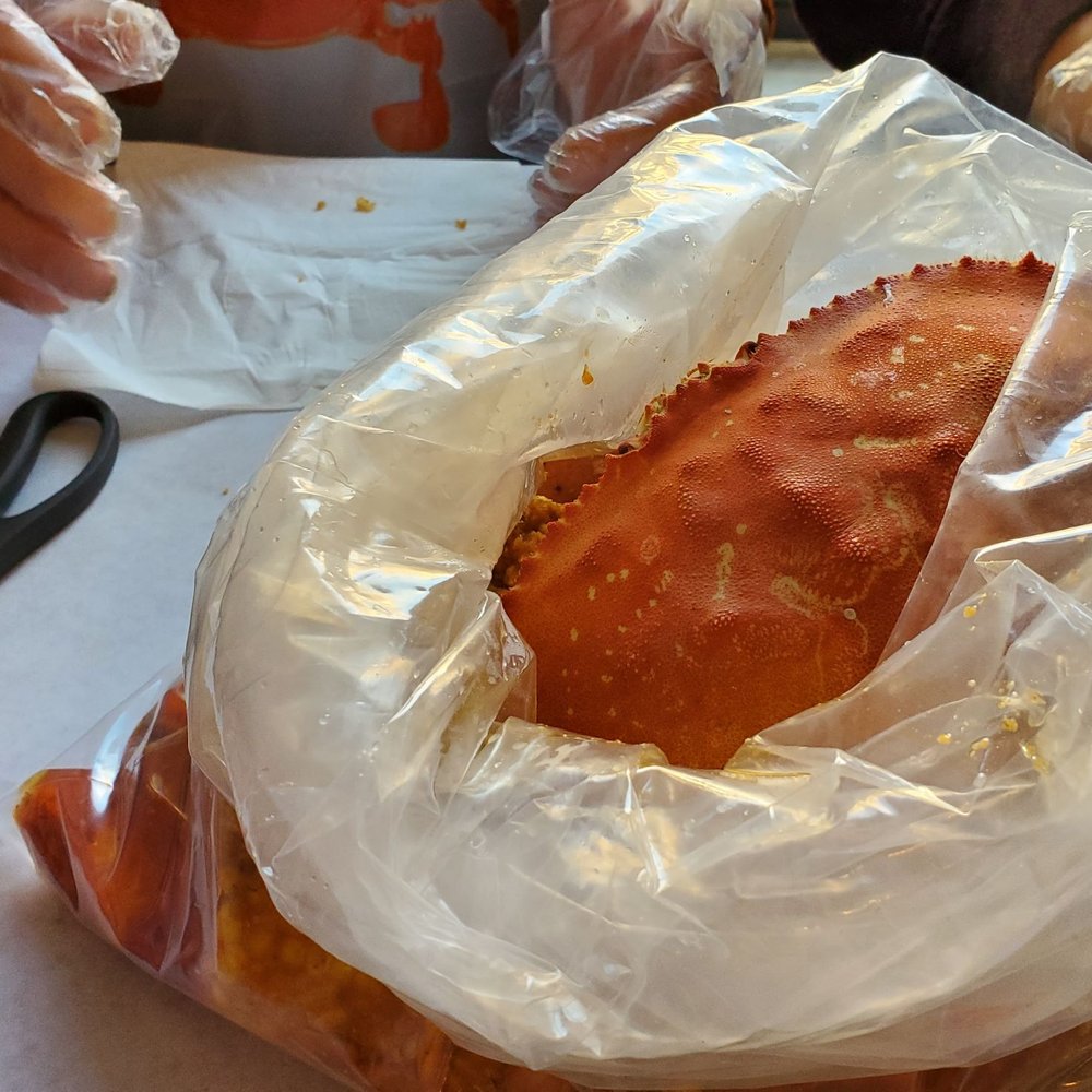 Bag O' Crab - 1 lb crab and 1 lb shrimp. Tip: roll the bag into a "bowl" to keep the bag clean in case you have leftovers... which we did. - Seafood Near Me - Berkeley, California
