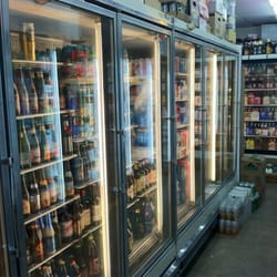 Hyde Park Market - One of the many beer hallways that snake throughout the store.