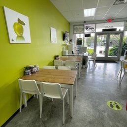 Exterior photo of Green Apple Truly Healthy - Doral, Florida Exterior photo of Green Apple Truly Healthy - Doral, Florida