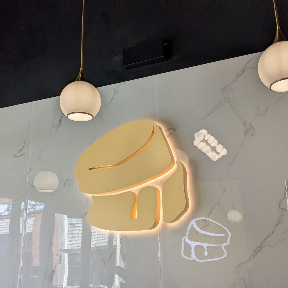 Fluffy Fluffy - Lights inside - Coffee & Tea Near Me - Davis, California