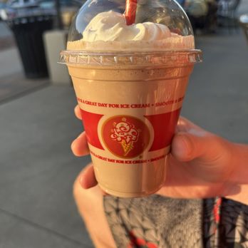 Cold Stone Creamery - REESE'S Chocolate Peanut Butter Dream - Ice Cream & Frozen Yogurt Near Me - Ankeny, Iowa