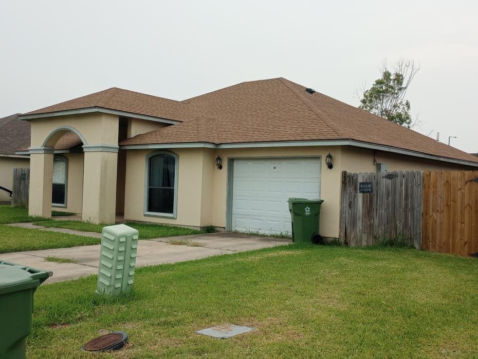 Slide of Lone Star Roofing N Solar