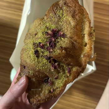 L’Appartement 4F - Pistachio rose - Bakeries Near Me - New York, New York L’Appartement 4F - Pistachio rose - Bakeries Near Me - New York, New York