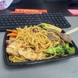Panda Garden - House lo mein