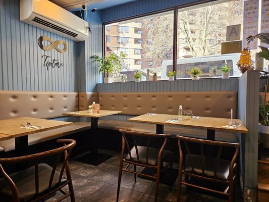 Tiptara : Thai Food by null