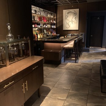 Ocean Prime - Gorgeous bar in the back - Seafood Near Me - Chicago, Illinois