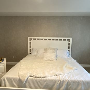 Spencer Colgan - Wallpaper Installer - Wallpapering Near Me - Tampa, Florida Spencer Colgan - Wallpaper Installer - Wallpapering Near Me - Tampa, Florida