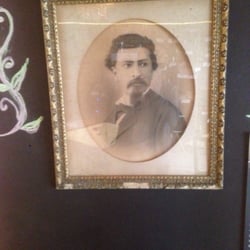 Placido - El nombre del lugar esta inspirado en el Sr. Plácido..