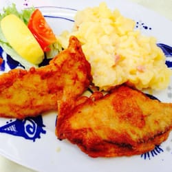 Restaurant zum Fischbäcker - Lecker Backfisch mit Kartoffelsalat (Essig,Öl,Speck)