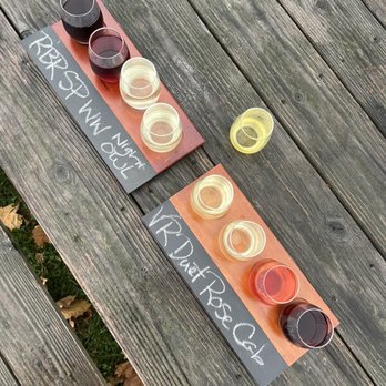 Hopkins Vineyard - Wine flights - Venues & Event Spaces Near Me - Warren, Connecticut