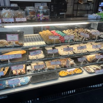 AGGIE’S BAKERY AND CAKE SHOP - Updated October 2024 - 245 Photos & 204 ...